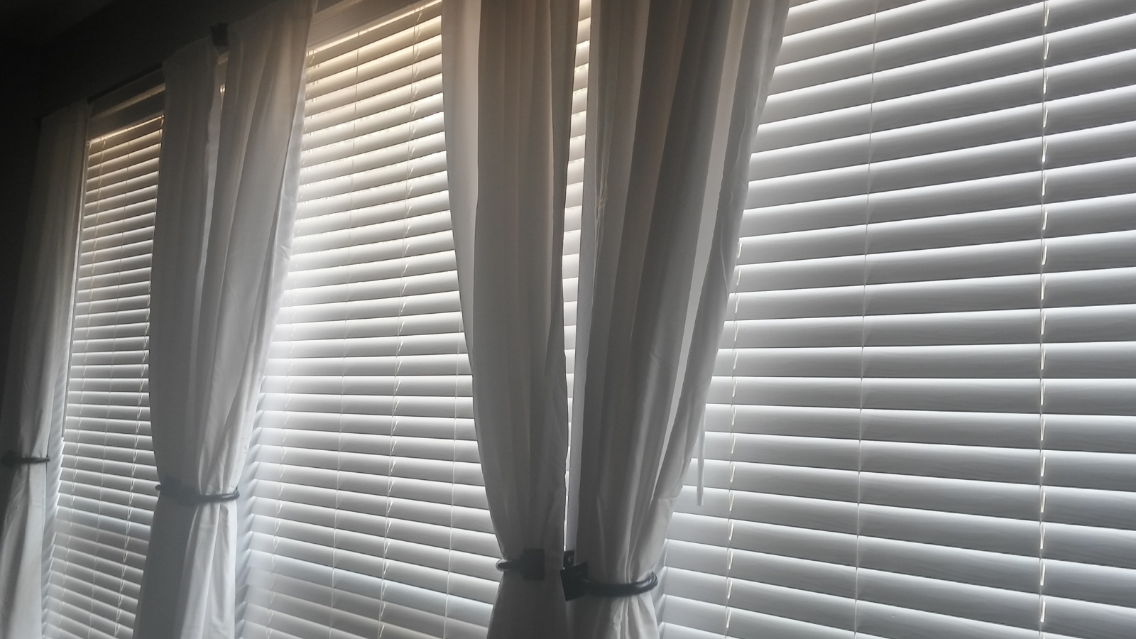 Persianas Sob Medida: Vantagens para Conforto e Estilo